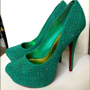 Green Studded platform pumps